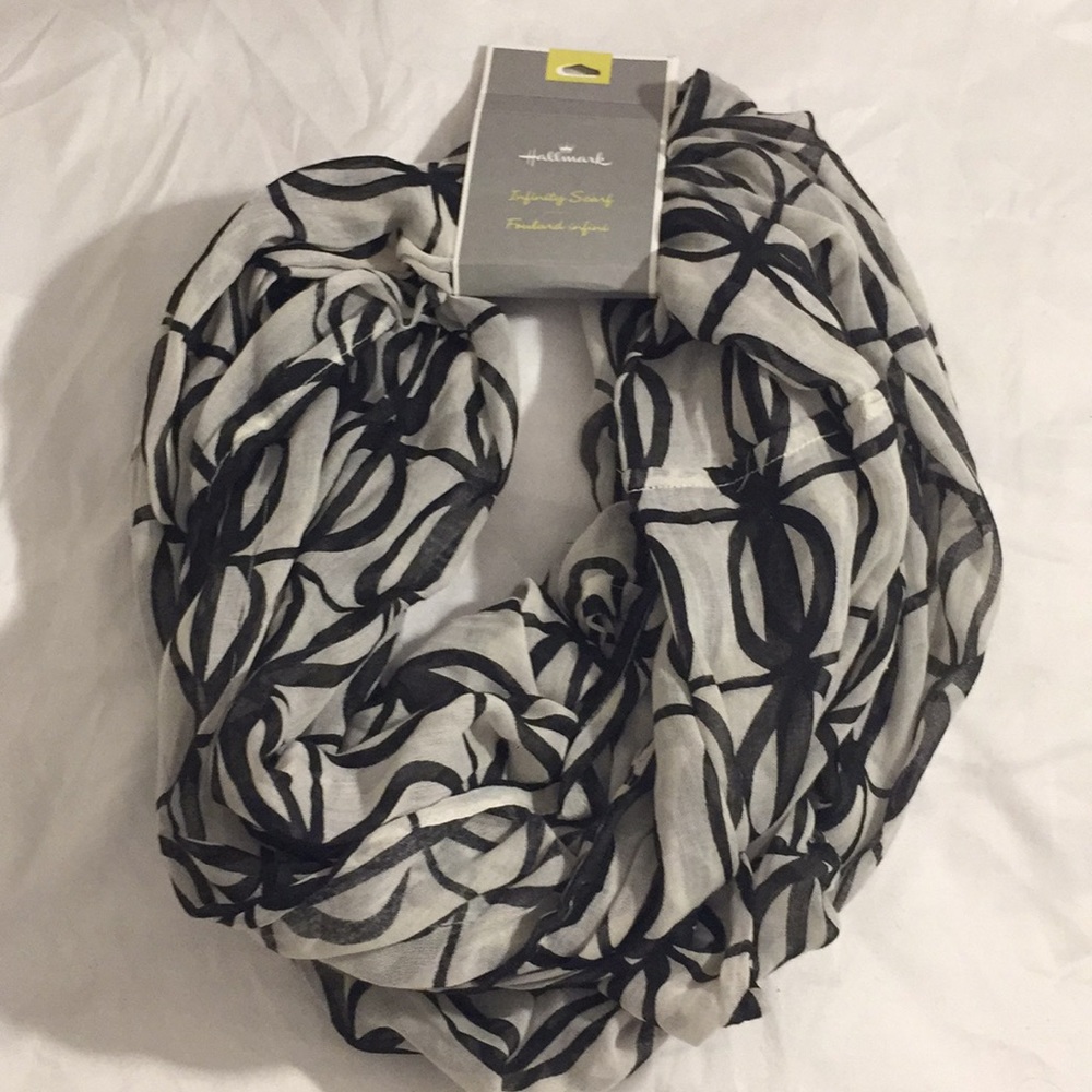 NWT black and white Hallmark infinity scarf